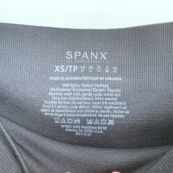 Spanx Cropped Look At Me Now Seamless Leggings Very Black Size XS 14056 - Picture 3 of 5